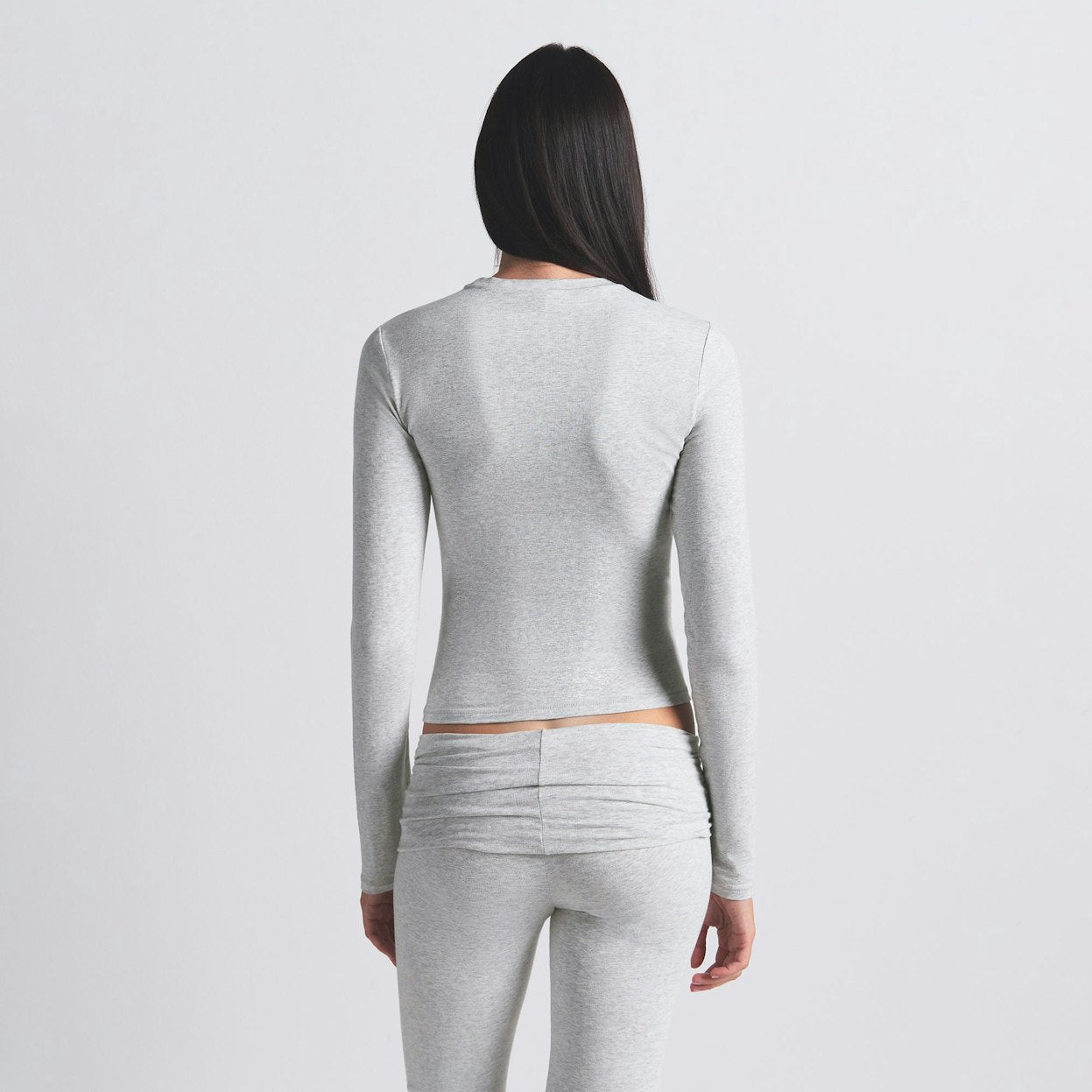 Skims long sleeve t shirt light heater gray